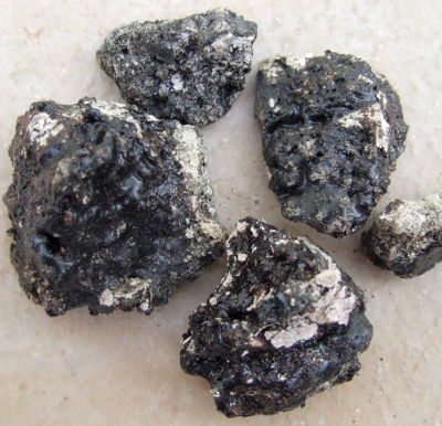 Calcaire bitumineux 1.jpg