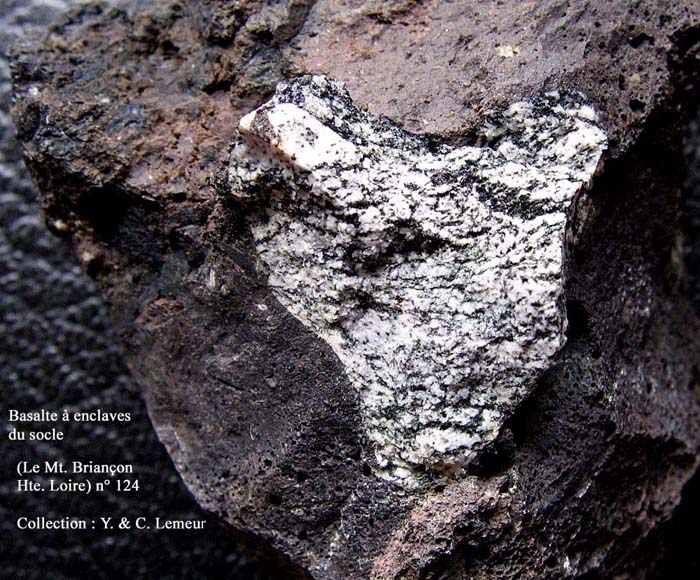 Fichier:Enclave dans basalte - 2.jpg