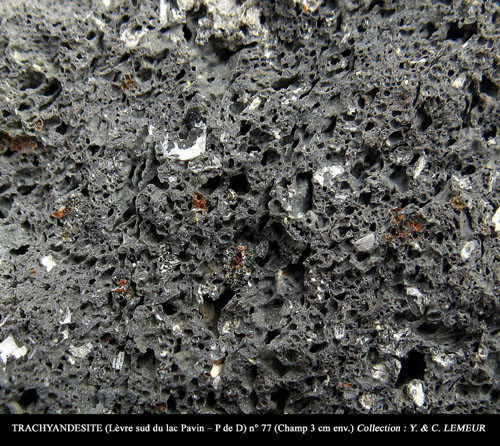 Fichier:Trachyandesite 21.jpg
