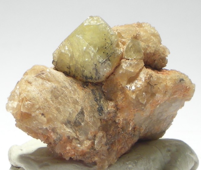 180 rhodizite.jpg
