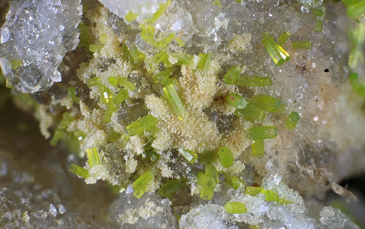 Fichier:Pyro Pesquies.jpg