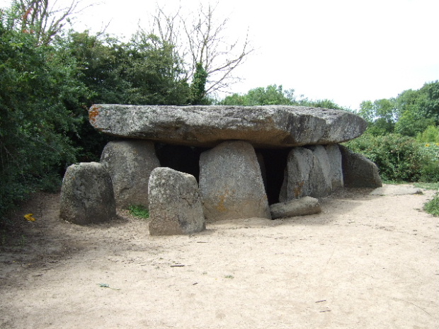 Dolmen de la Frébouchère.jpg