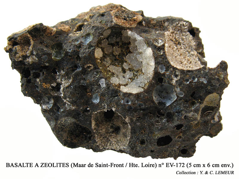 Fichier:Basalte a Zeolites - 2.jpg