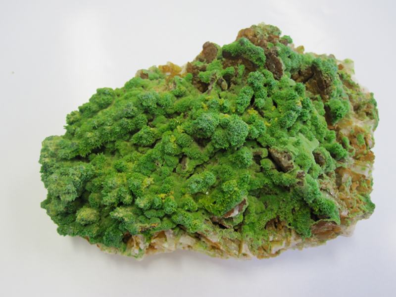 Fichier:Pyromorphite-mine-farges-correze-1.jpg