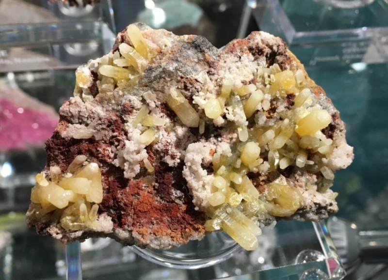 Fichier:Tsumeb mimetite hexagonal.jpeg